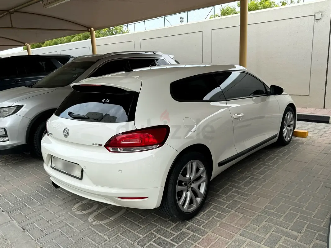 Volkswagen Scirocco 2.0 AMT (265 حصان) - 2