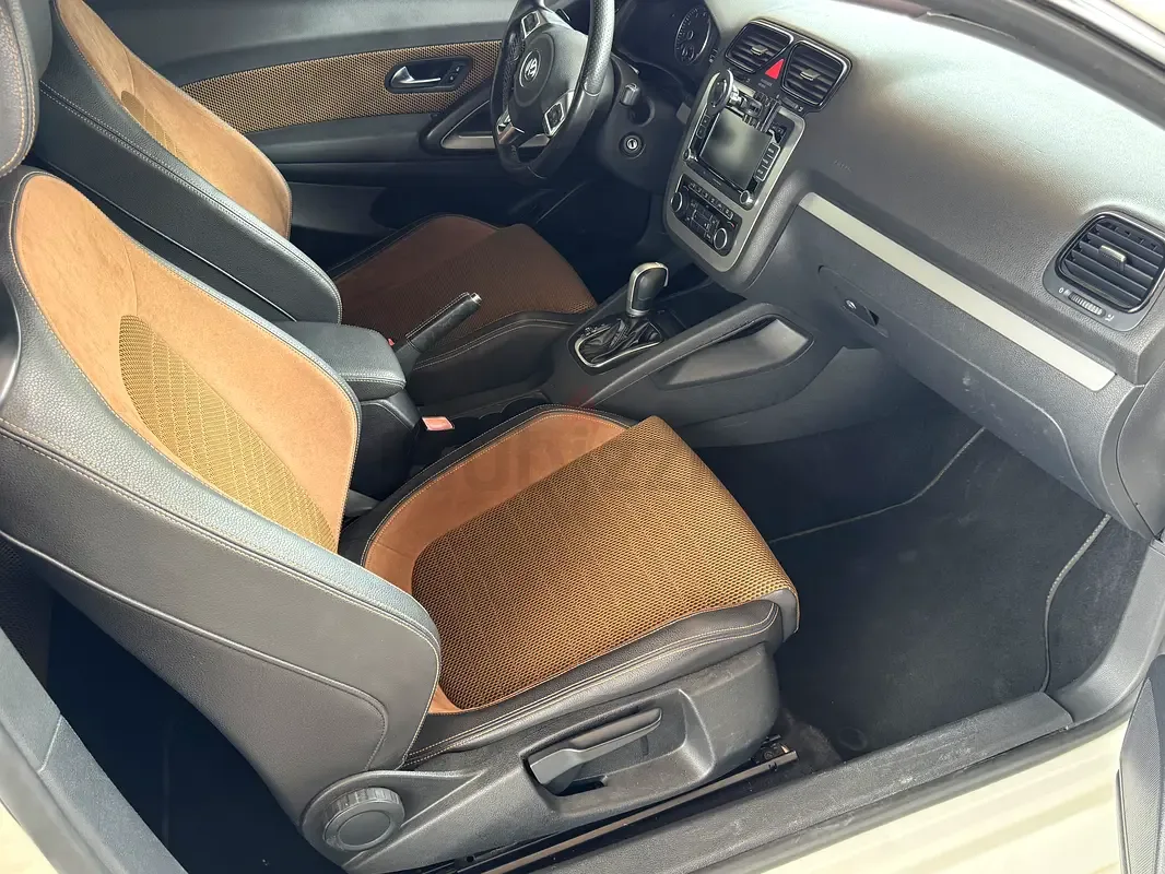 Volkswagen Scirocco 2.0 AMT (265 حصان) - 6
