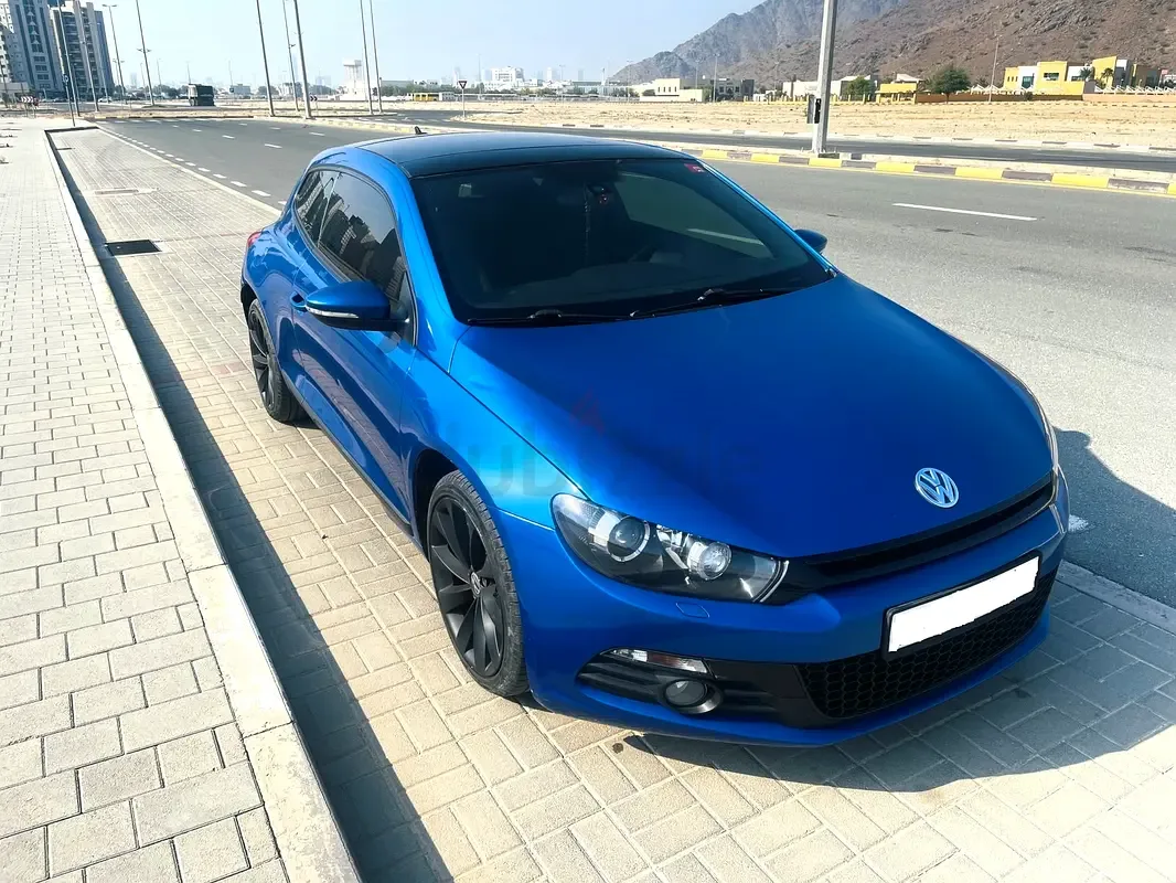Volkswagen Scirocco 2.0 AMT (265 hp)