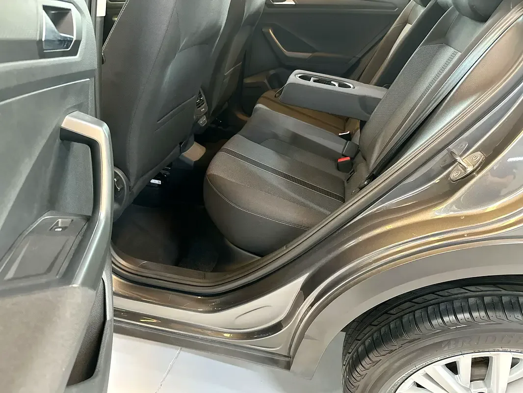 Volkswagen T-Roc 1.5 AMT (150 hp) - 12