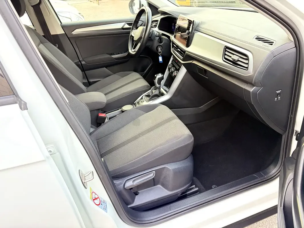Volkswagen T-Roc 1.5 AMT (150 hp) - 11