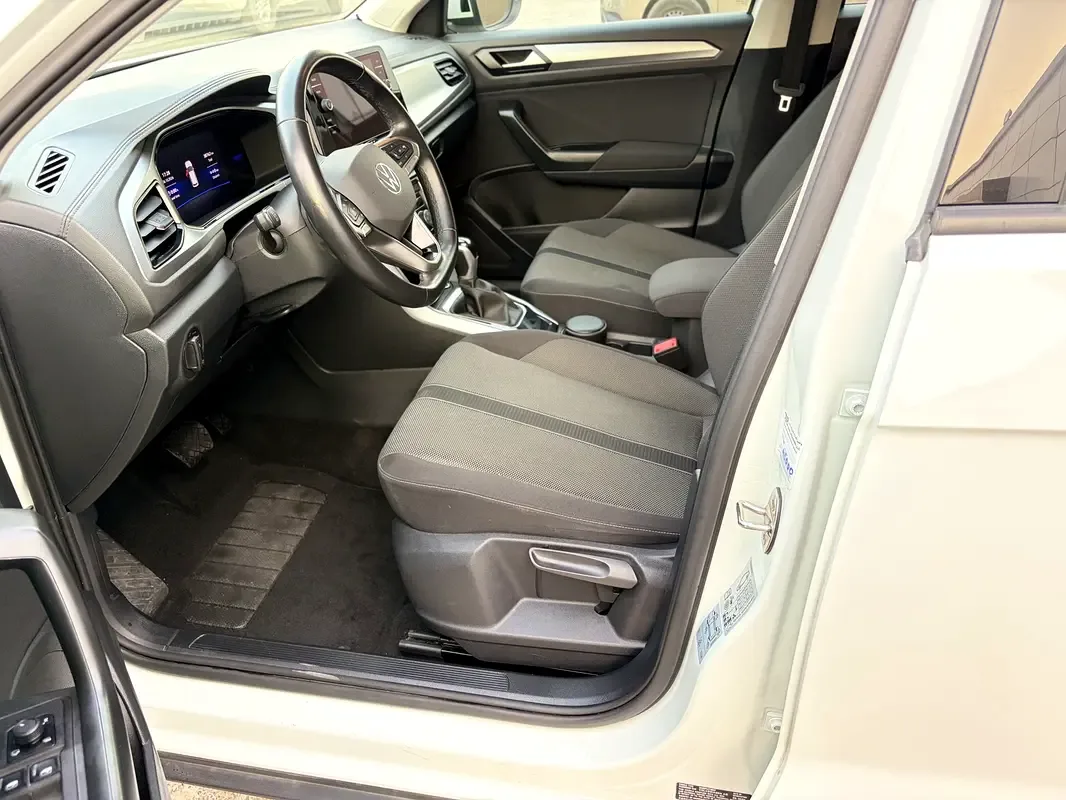 Volkswagen T-Roc 1.5 AMT (150 hp) - 10