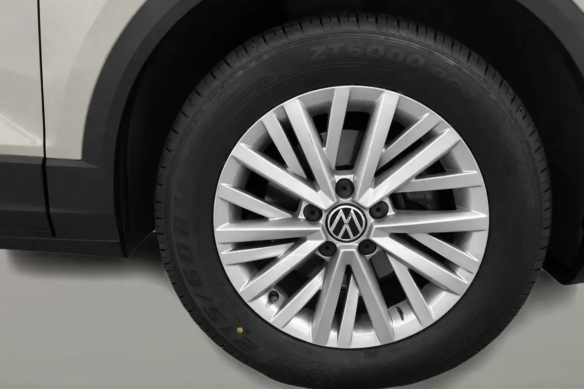 Volkswagen T-Roc 1.5 AMT (150 hp) - 12