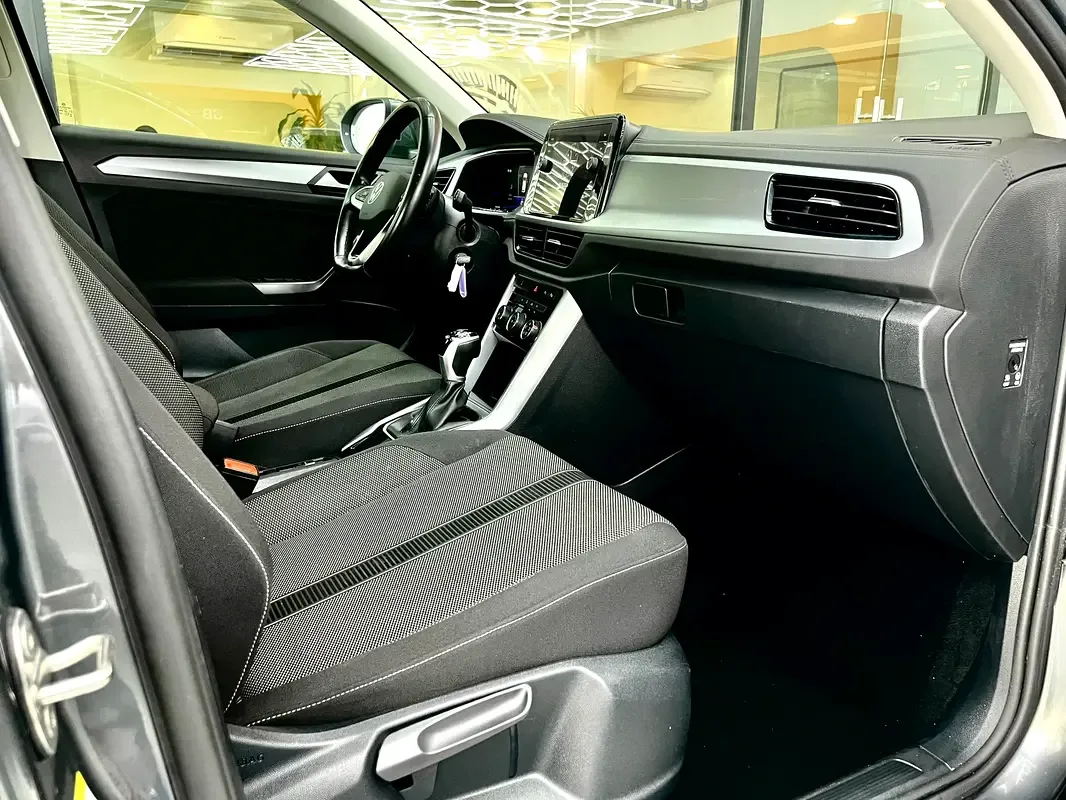 Volkswagen T-Roc 1.5 AMT (150 hp) - 14