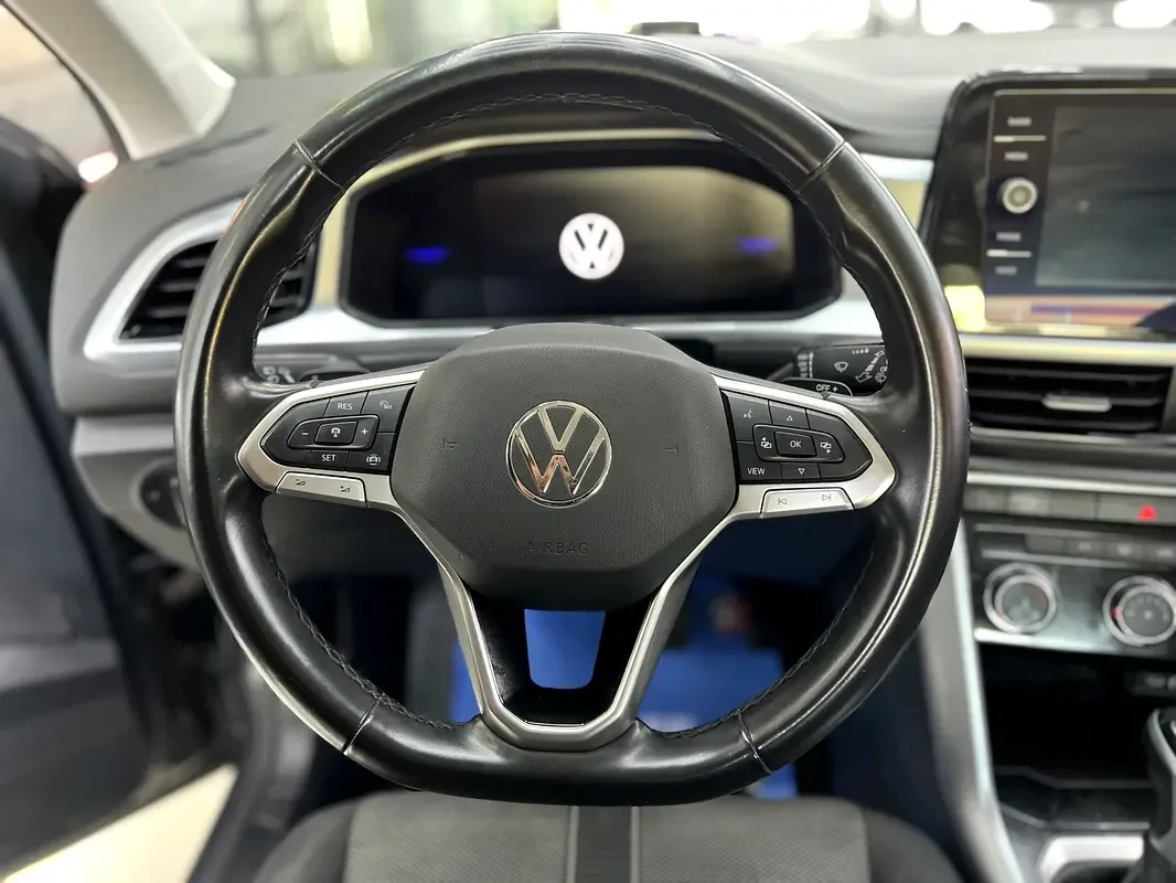Volkswagen T-Roc 1.5 AMT (150 hp) - 17