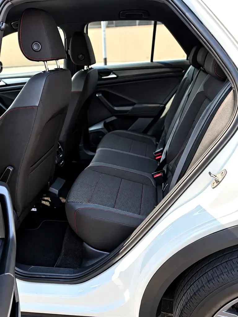 Volkswagen T-Roc 1.5 TSI DSG (150 حصان) - 13
