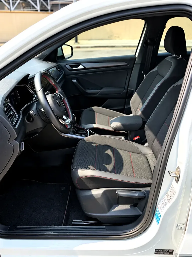 Volkswagen T-Roc 1.5 TSI DSG (150 حصان) - 12