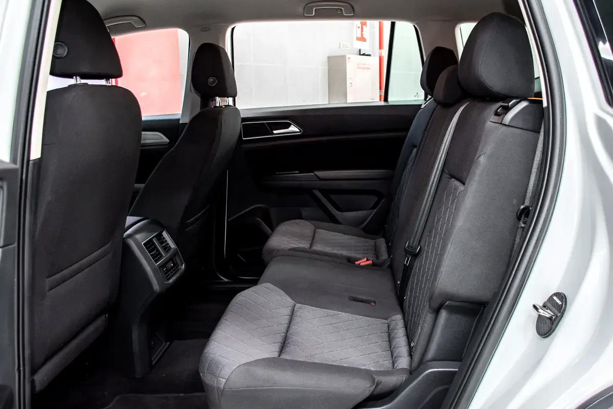 Volkswagen Teramont 2.0T AT 4Motion (220 hp) - 17