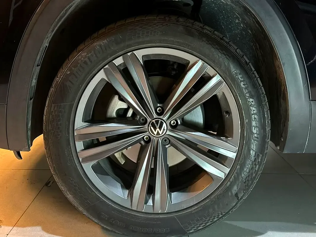 Volkswagen Teramont 3.6 V6 AT 4Motion (249 hp) - 14