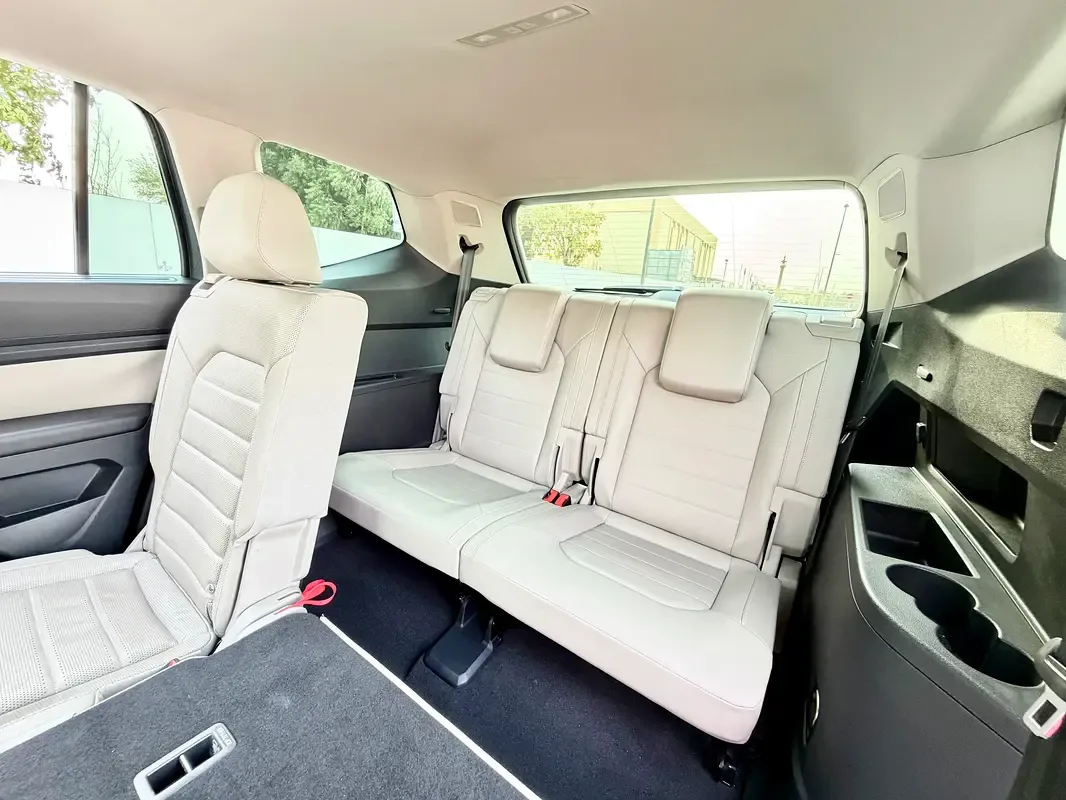 Volkswagen Teramont 3.6 V6 AT 4Motion (249 hp) - 15