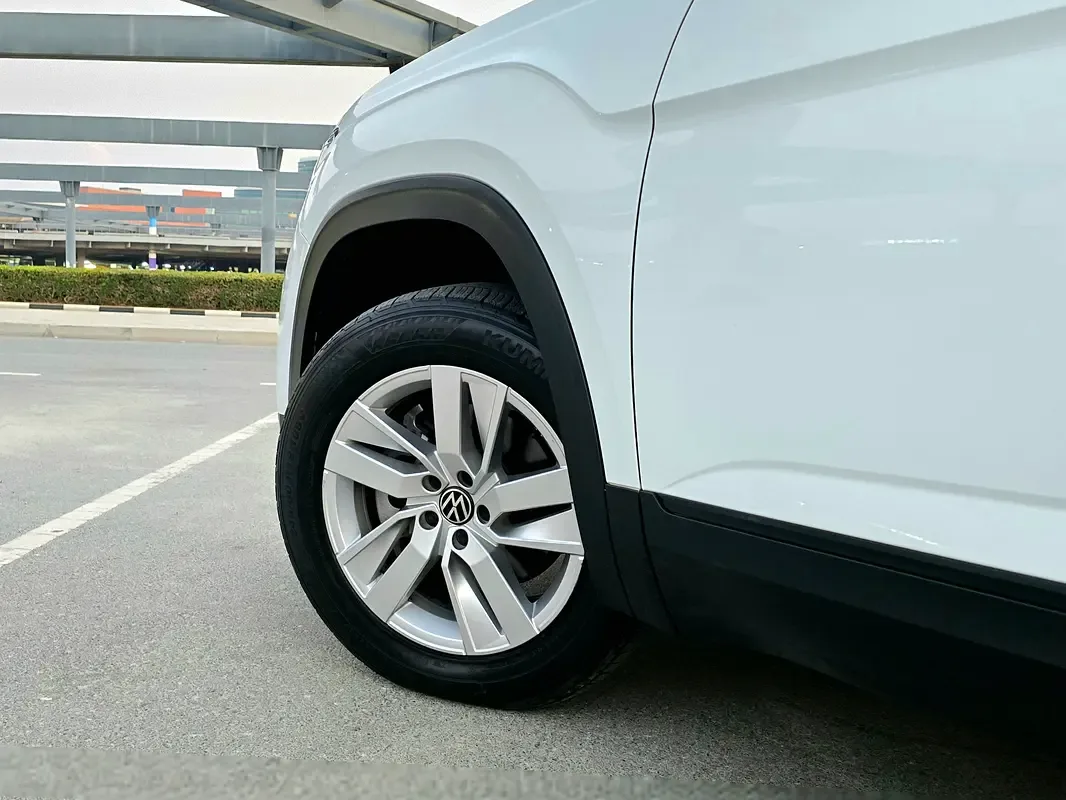 Volkswagen Teramont 3.6 V6 AT 4Motion (249 hp) - 8