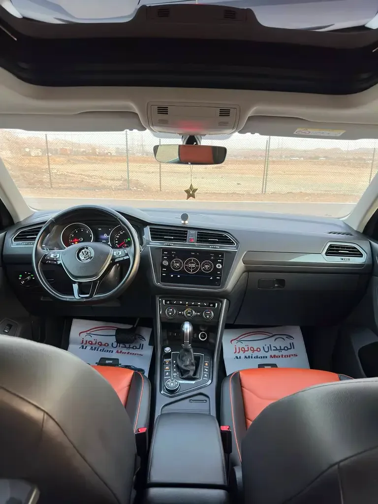 Volkswagen Tiguan 2.0 AMT (180 hp) - 16