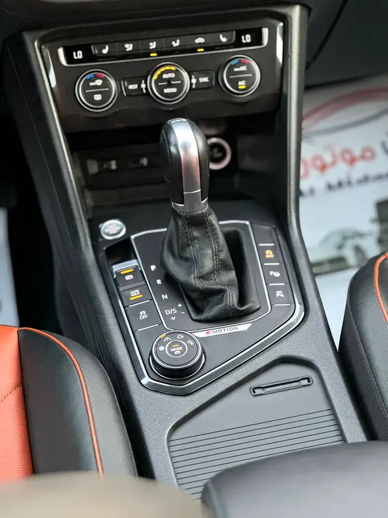 Volkswagen Tiguan 2.0 AMT (180 hp) - 19