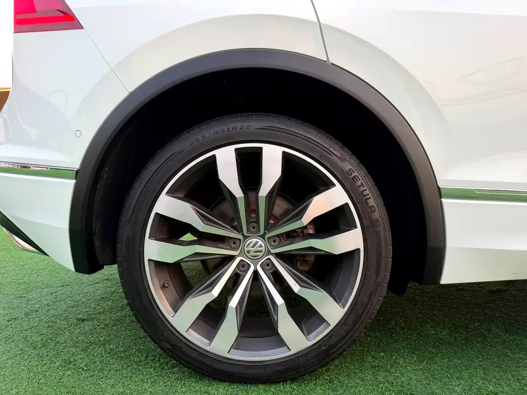 Volkswagen Tiguan 2.0 TSI 4Motion DSG (210 hp) - 18