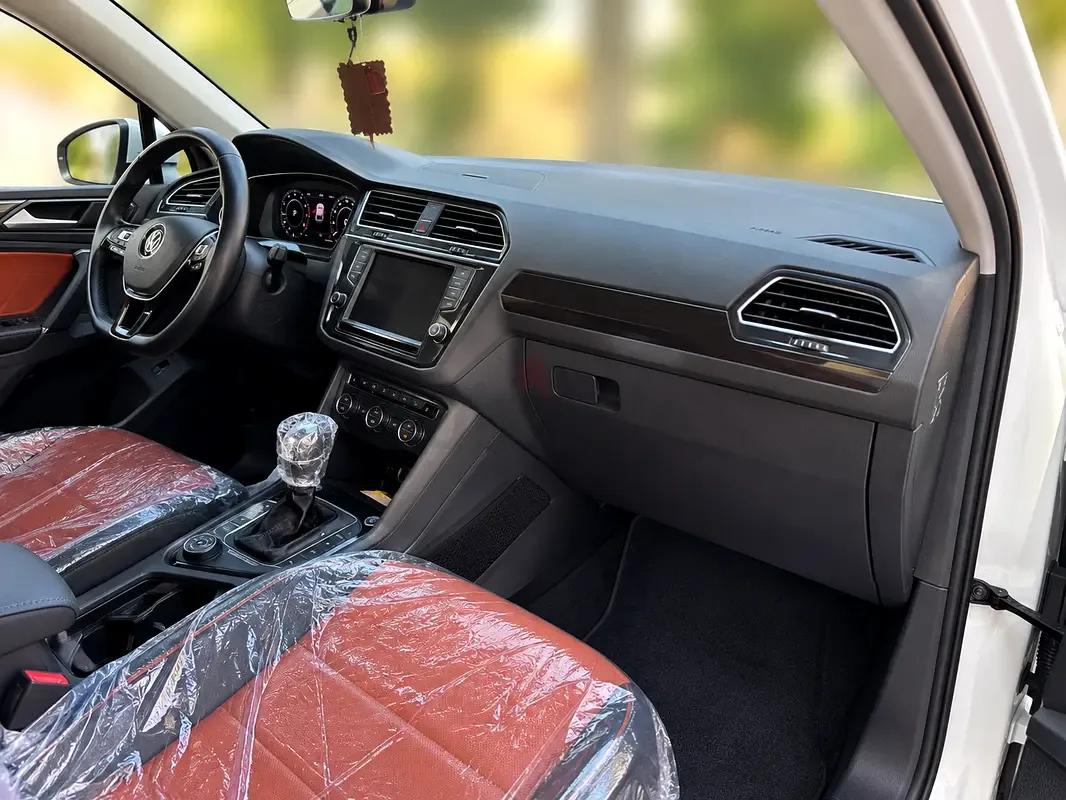 Volkswagen Tiguan 2.0 TSI 4Motion DSG (210 hp) - 6