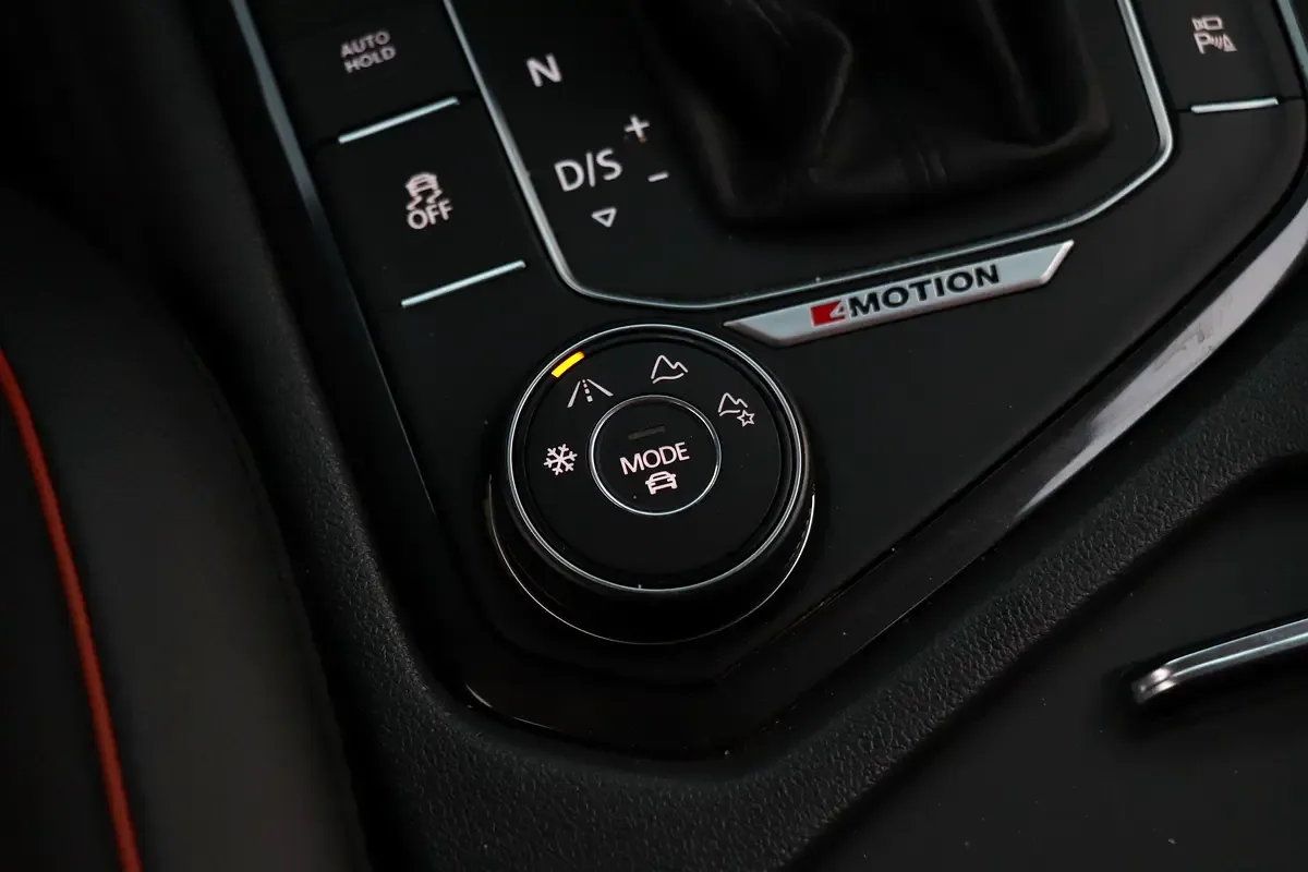 Volkswagen Tiguan 2.0 TSI 4Motion DSG (210 hp) - 16