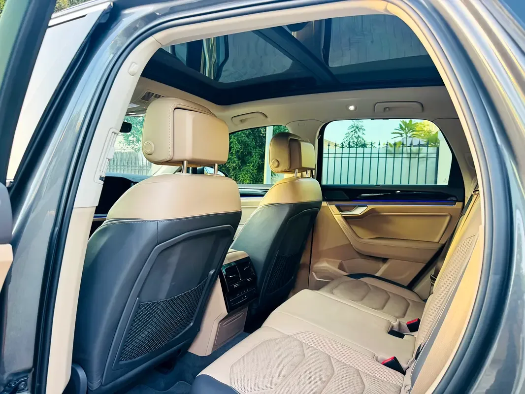 Volkswagen Touareg 3.0 AT (340 حصان) - 8