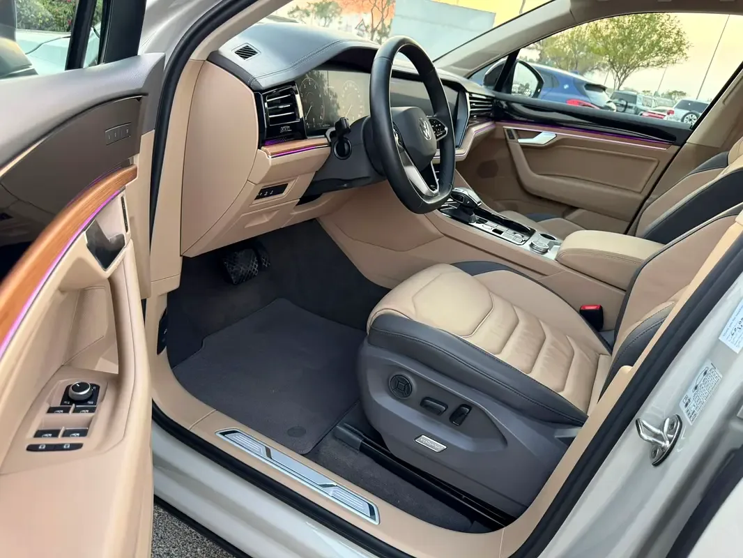 Volkswagen Touareg 3.0 AT (340 حصان) - 10