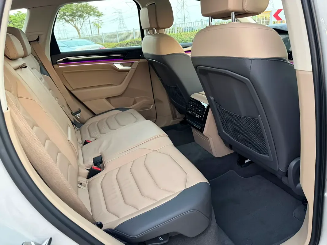 Volkswagen Touareg 3.0 AT (340 حصان) - 14