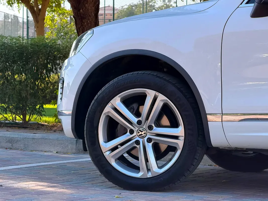 Volkswagen Touareg 3.0 AT (340 hp) - 9