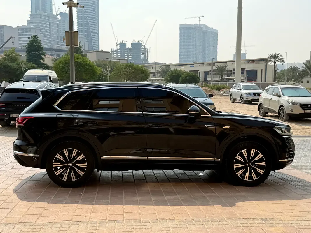 Volkswagen Touareg 3.0 AT (340 hp) - 2