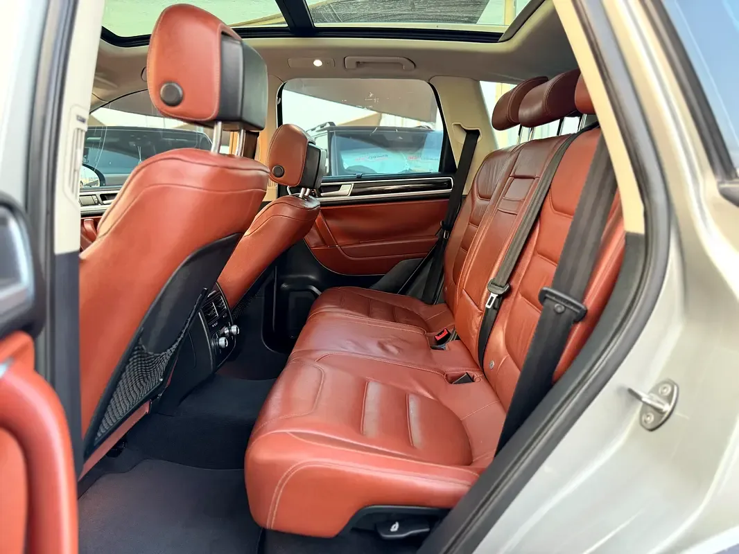 Volkswagen Touareg 3.6 AT (280 حصان) - 10
