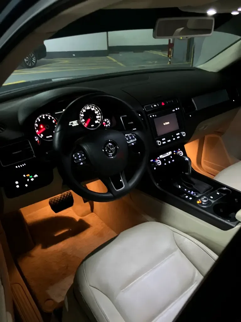 Volkswagen Touareg 3.6 AT (280 حصان) - 3