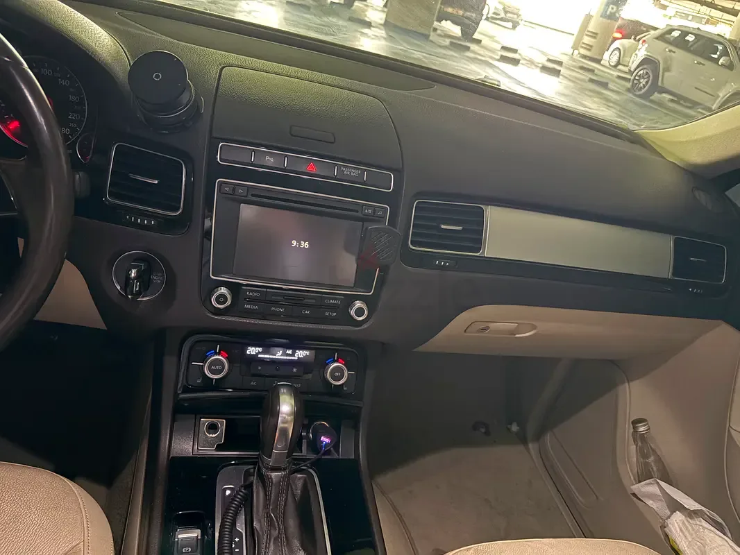 Volkswagen Touareg 3.6 AT (280 حصان) - 9