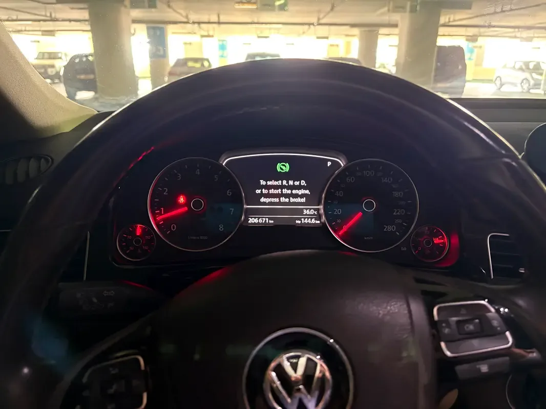 Volkswagen Touareg 3.6 AT (280 حصان) - 8