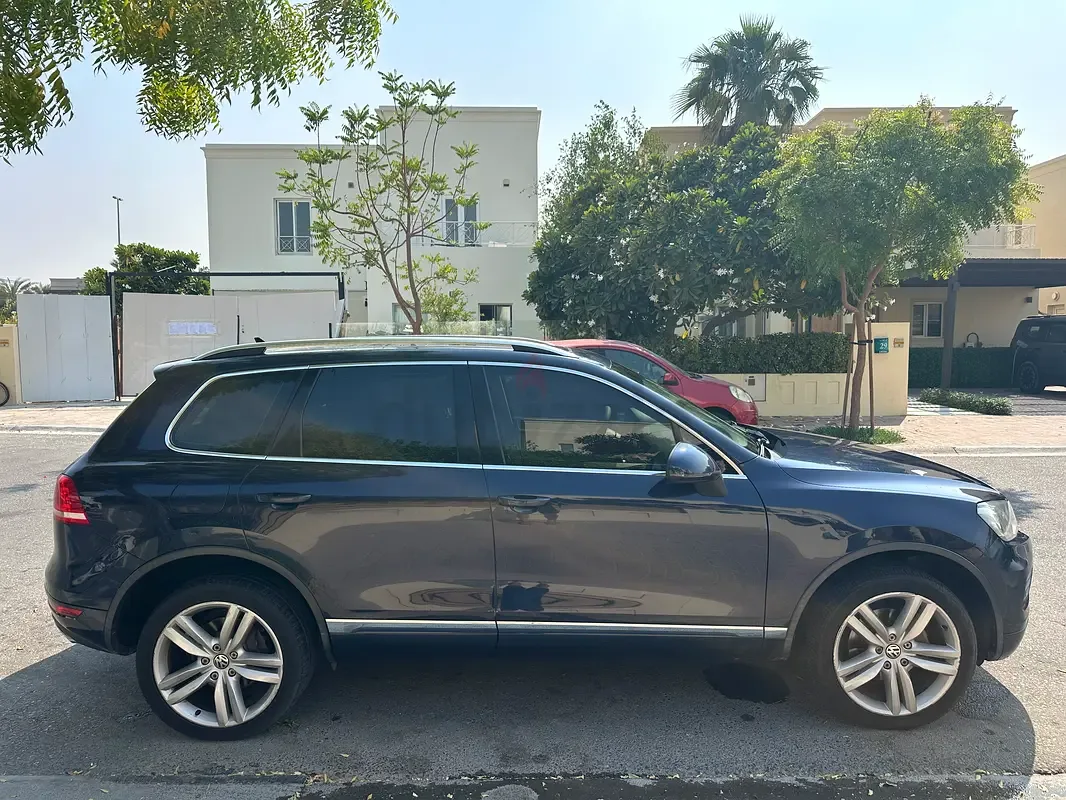 Volkswagen Touareg 3.6 AT (280 حصان) - 3