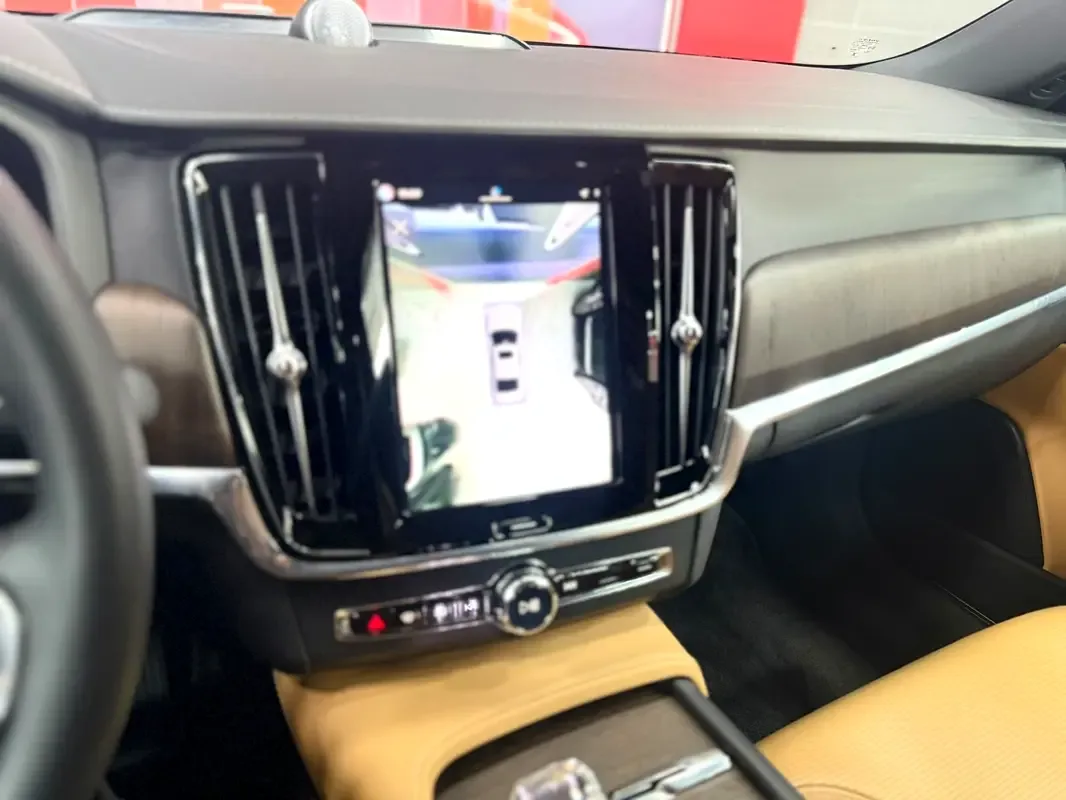 Volvo S90 2.0 AT (250 hp) - 12