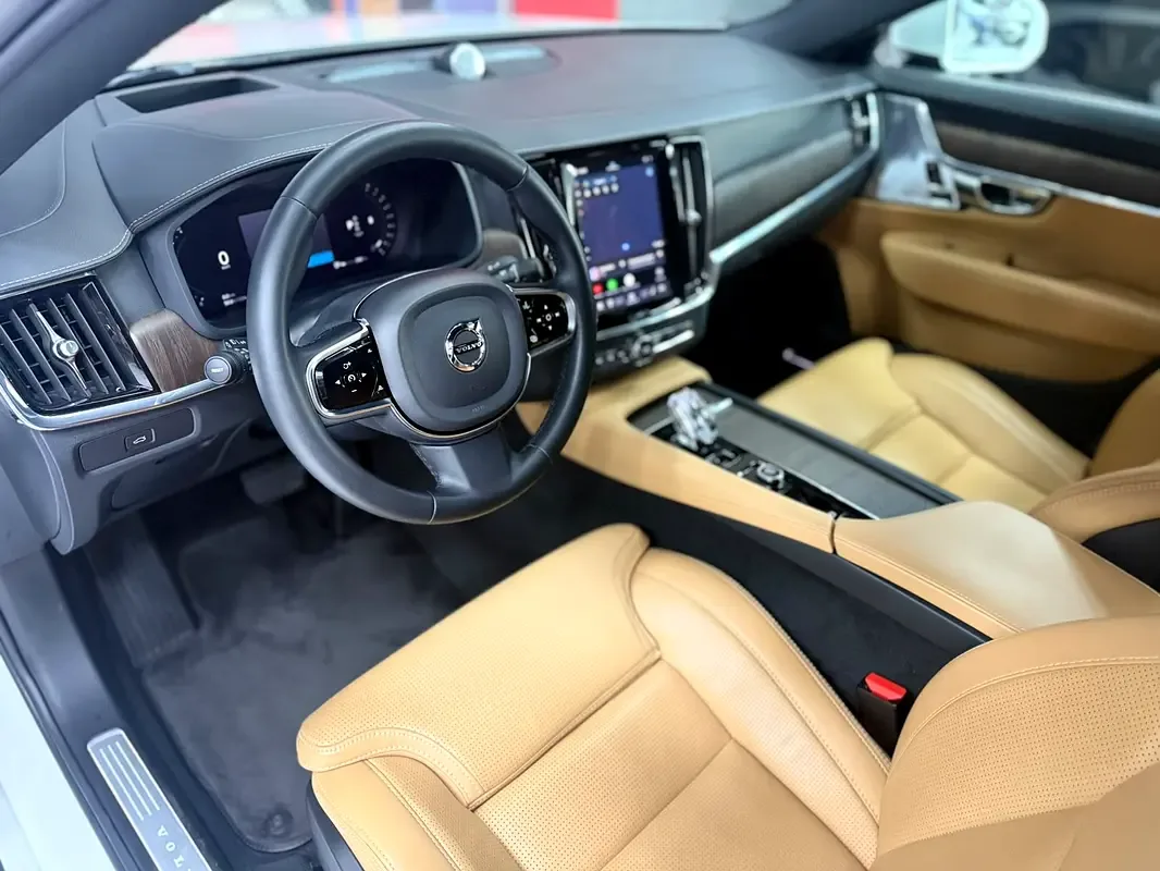 Volvo S90 2.0 AT (250 hp) - 10