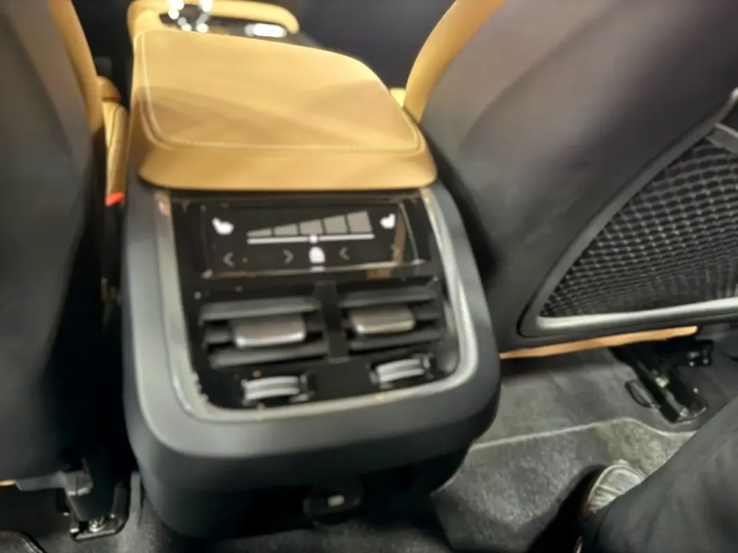 Volvo S90 2.0 AT (250 hp) - 14