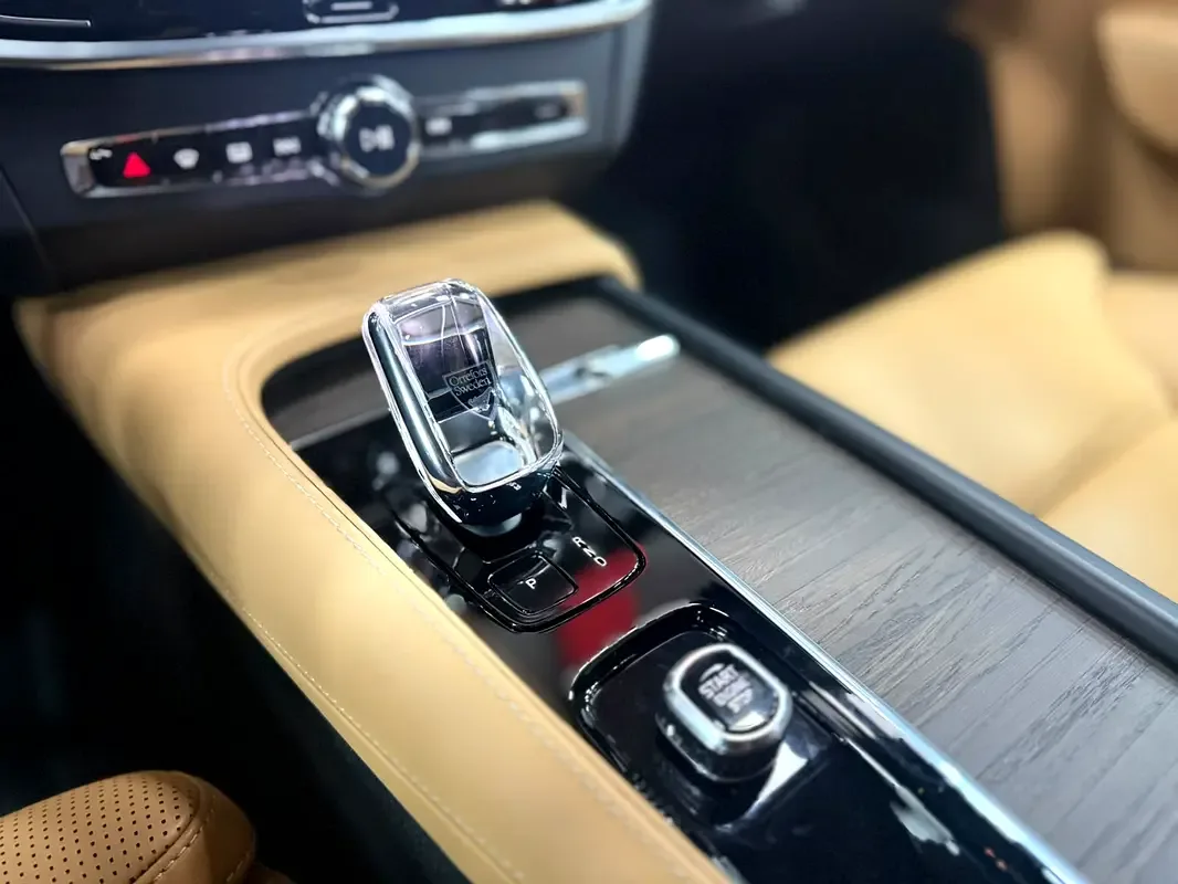 Volvo S90 2.0 AT (250 hp) - 13
