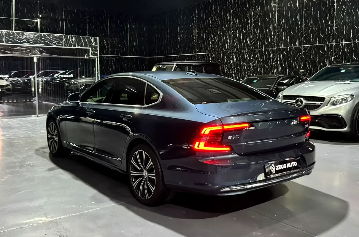 Volvo S90 2.0 AT 4WD (250 حصان) - 5