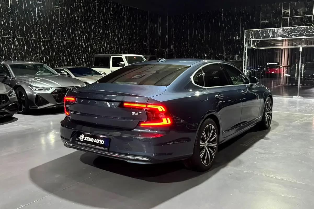 Volvo S90 2.0 AT 4WD (250 حصان) - 4
