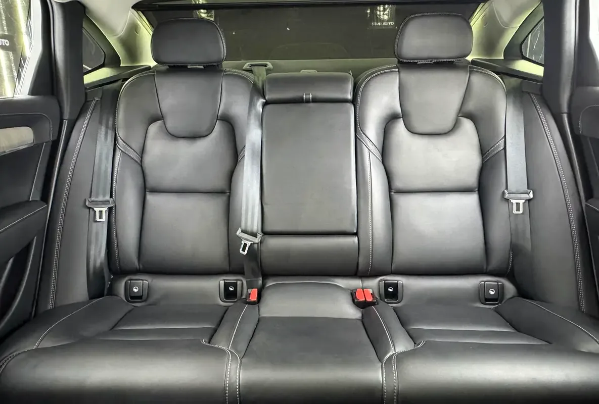 Volvo S90 2.0 AT 4WD (250 حصان) - 19