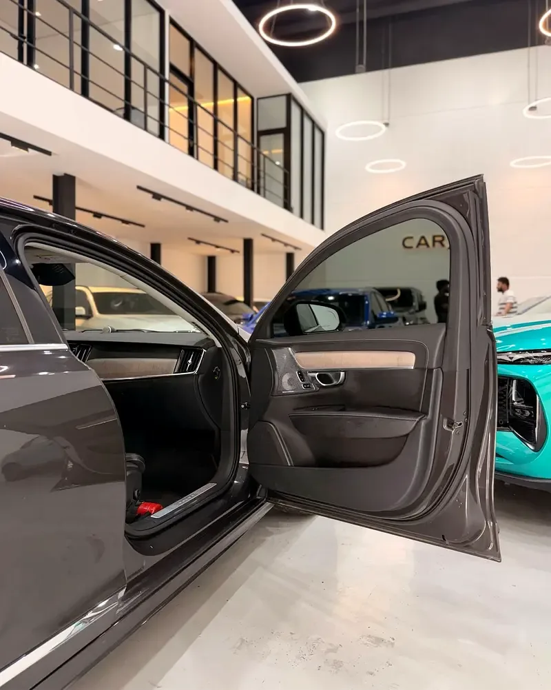 Volvo S90 2.0 AT 4WD (250 hp) - 10