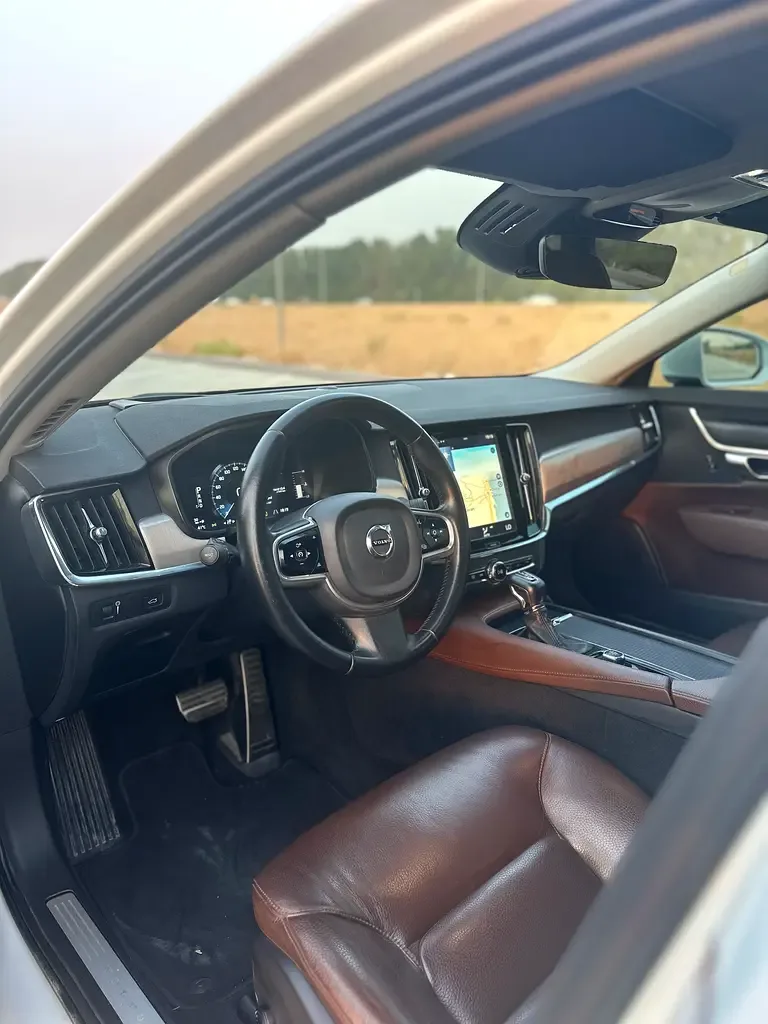 Volvo S90 2.0 AT AWD (320 حصان) - 9