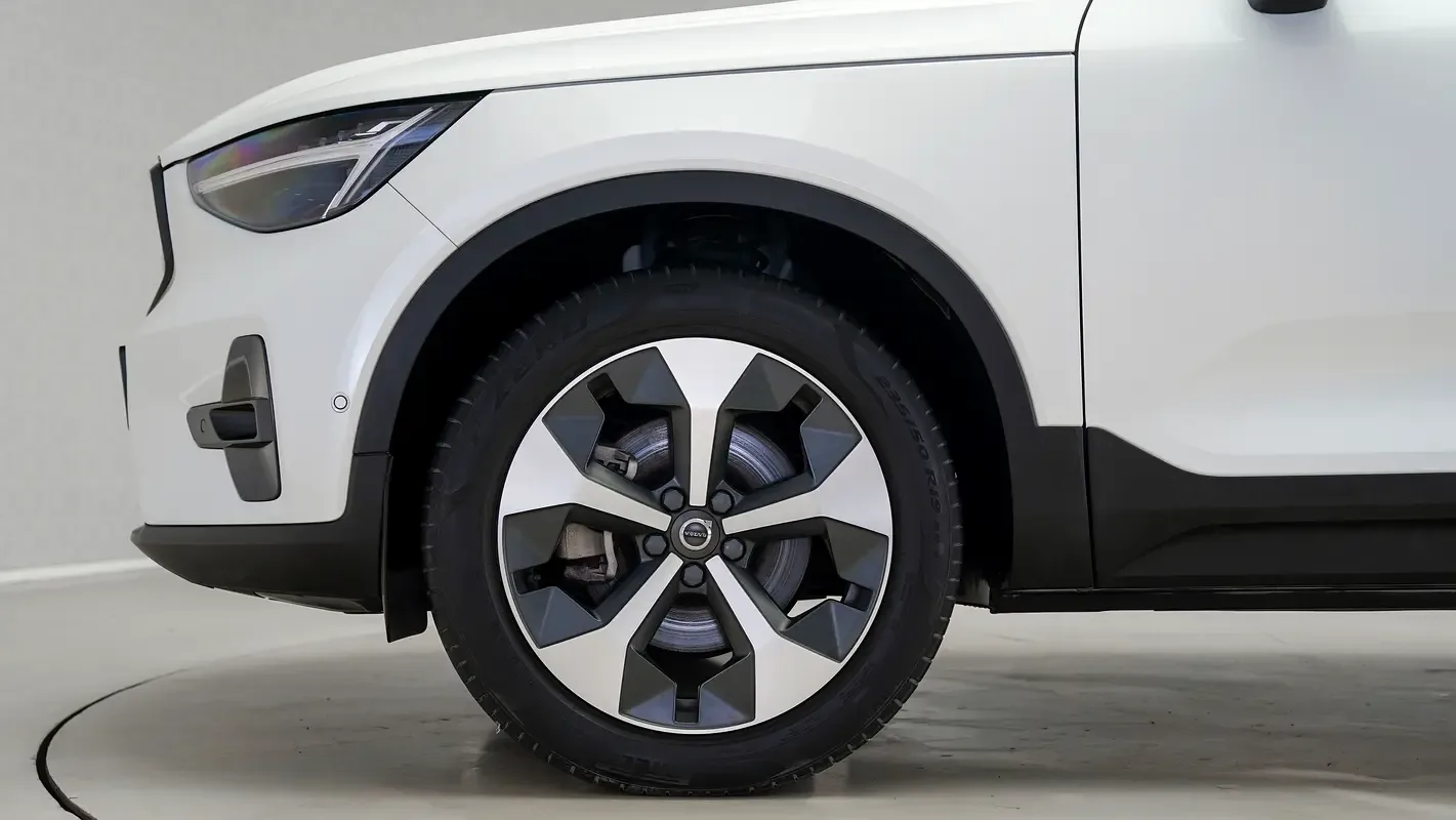 Volvo XC40 2.0 AMT (163 hp) - 11