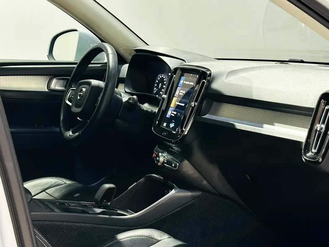 Volvo XC40 2.0 AMT (163 hp) - 20
