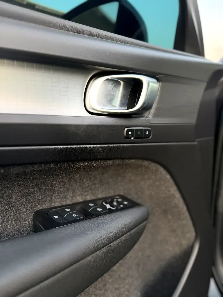Volvo XC40 2.0 AMT (163 hp) - 14