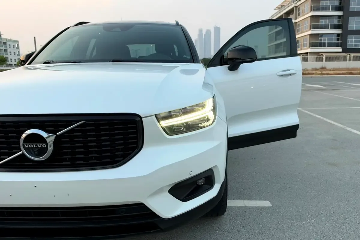 Volvo XC40 2.0 T5 Drive-E AT AWD (249 hp) - 6
