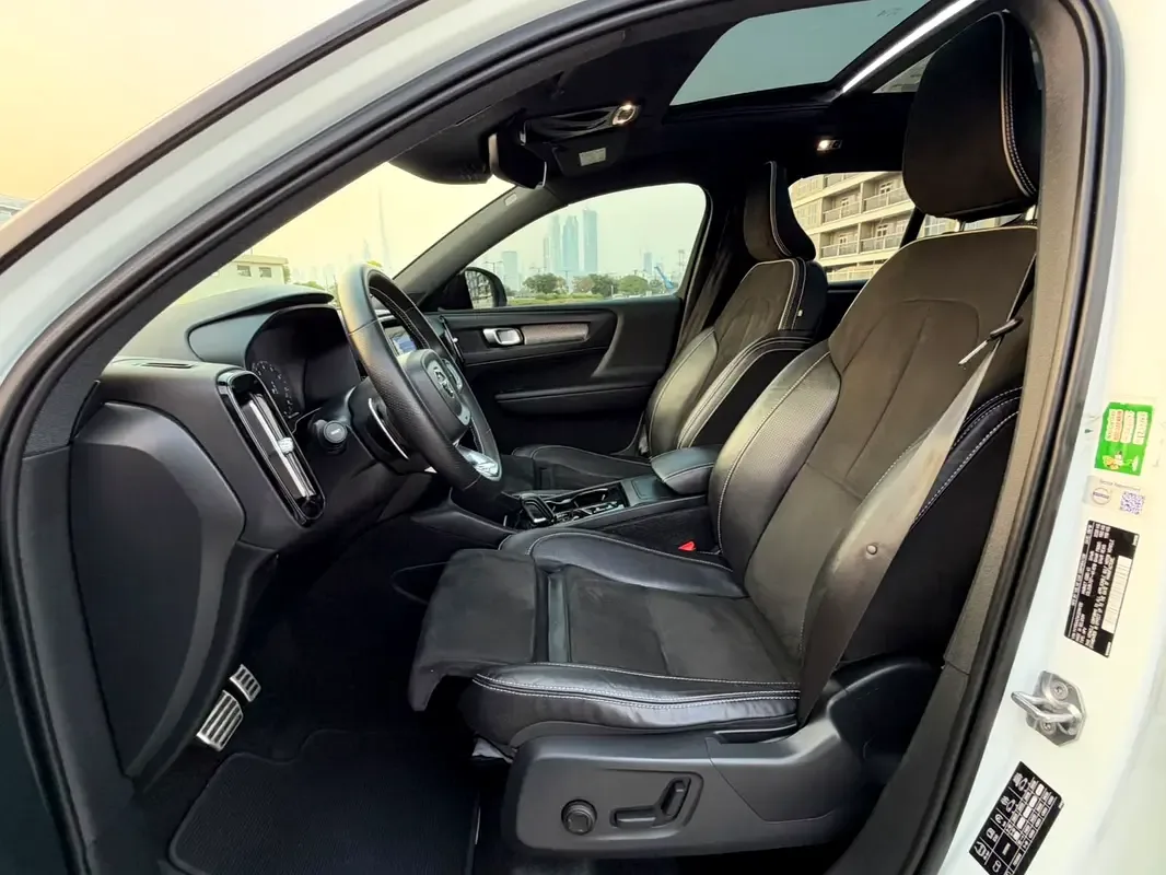 Volvo XC40 2.0 T5 Drive-E AT AWD (249 hp) - 9
