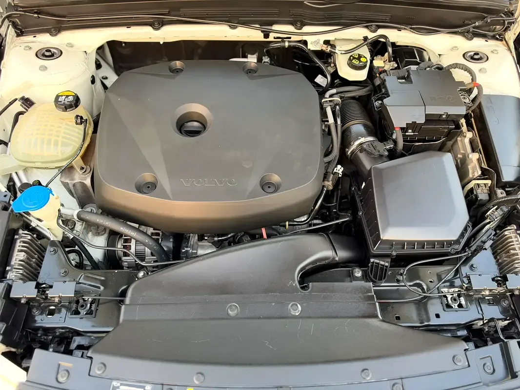 Volvo XC40 2.0 T5 Drive-E AT AWD (249 hp) - 20