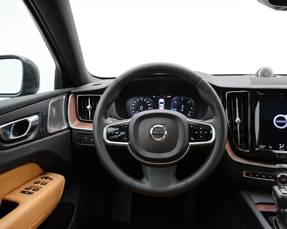 Volvo XC60 2.0 AT 4WD (253 hp) - 10