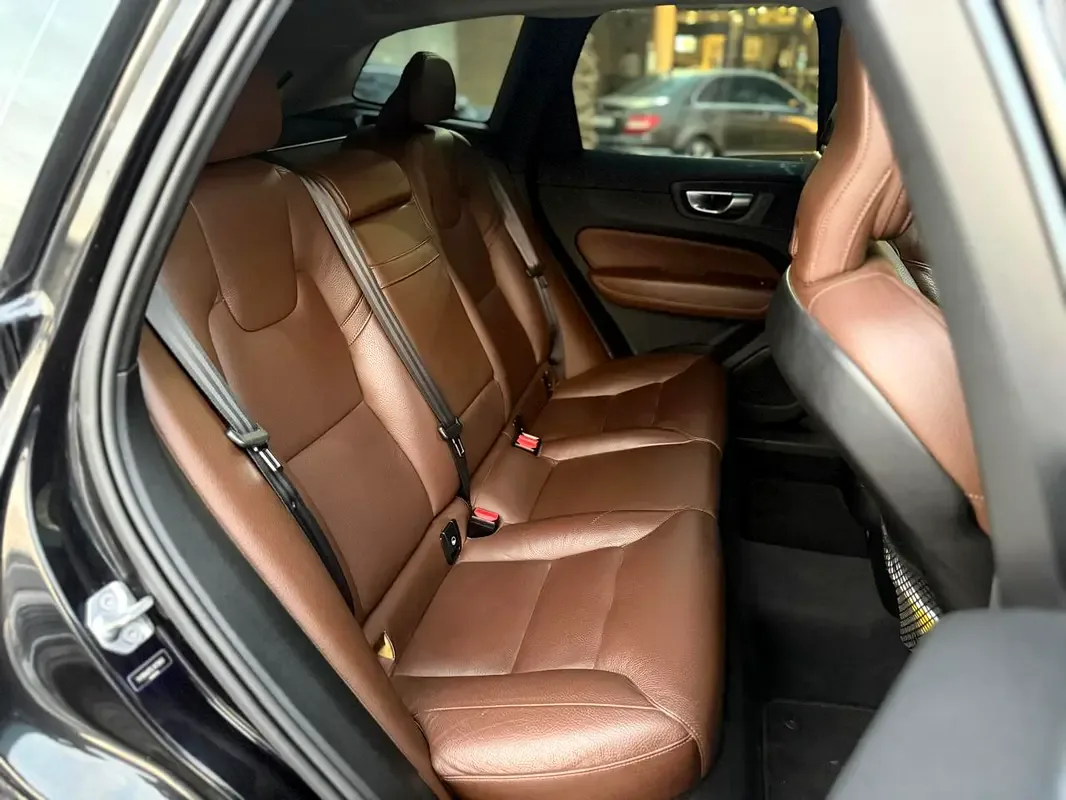 Volvo XC60 2.0 T5 AT AWD (249 hp) - 10