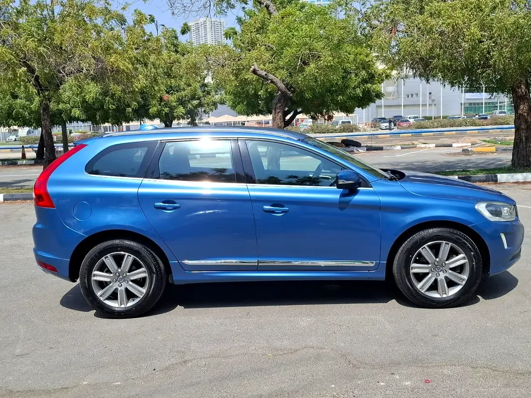 Volvo XC60 2.0 T5 Powershift (240 hp) - 2