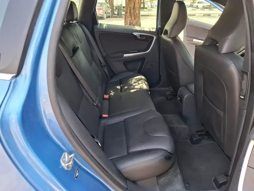 Volvo XC60 2.0 T5 Powershift (240 hp) - 8
