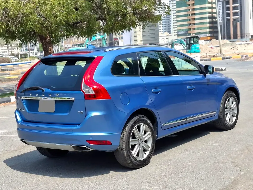 Volvo XC60 2.0 T5 Powershift (240 hp) - 6